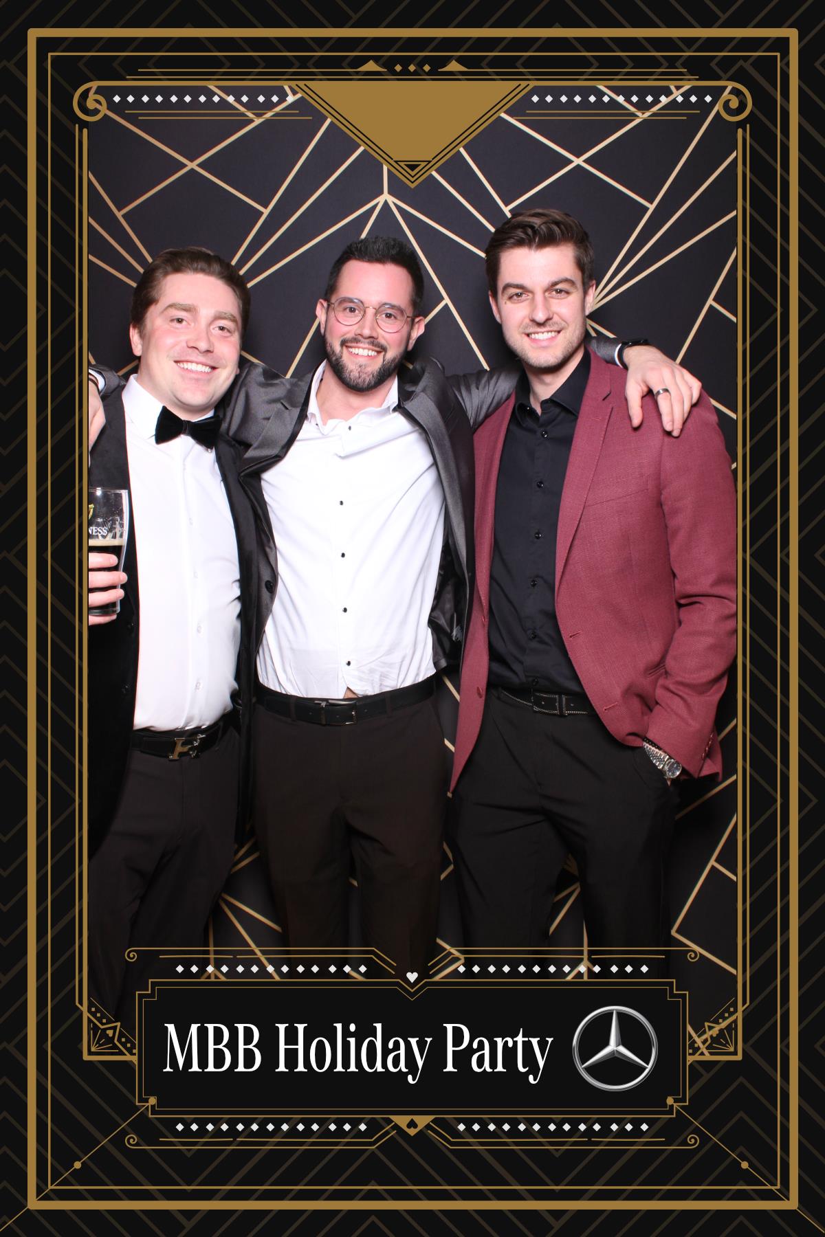 MB Burlington Christmas Party | View more photos from the event at gallery.myselfiemirror.ca/u/romanmyselfiemirrorca/MB-Burlington-Christmas-Party-0
