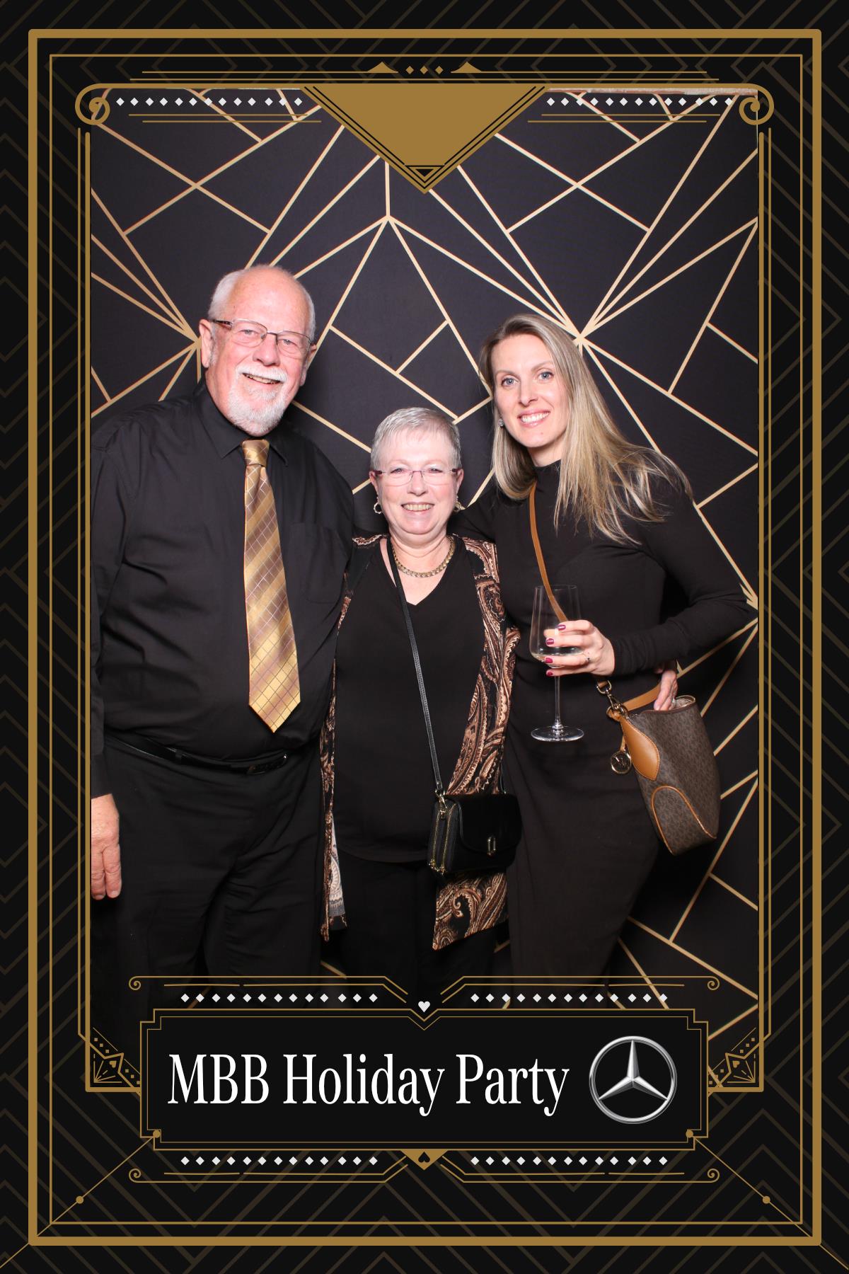 MB Burlington Christmas Party | View more photos from the event at gallery.myselfiemirror.ca/u/romanmyselfiemirrorca/MB-Burlington-Christmas-Party-0