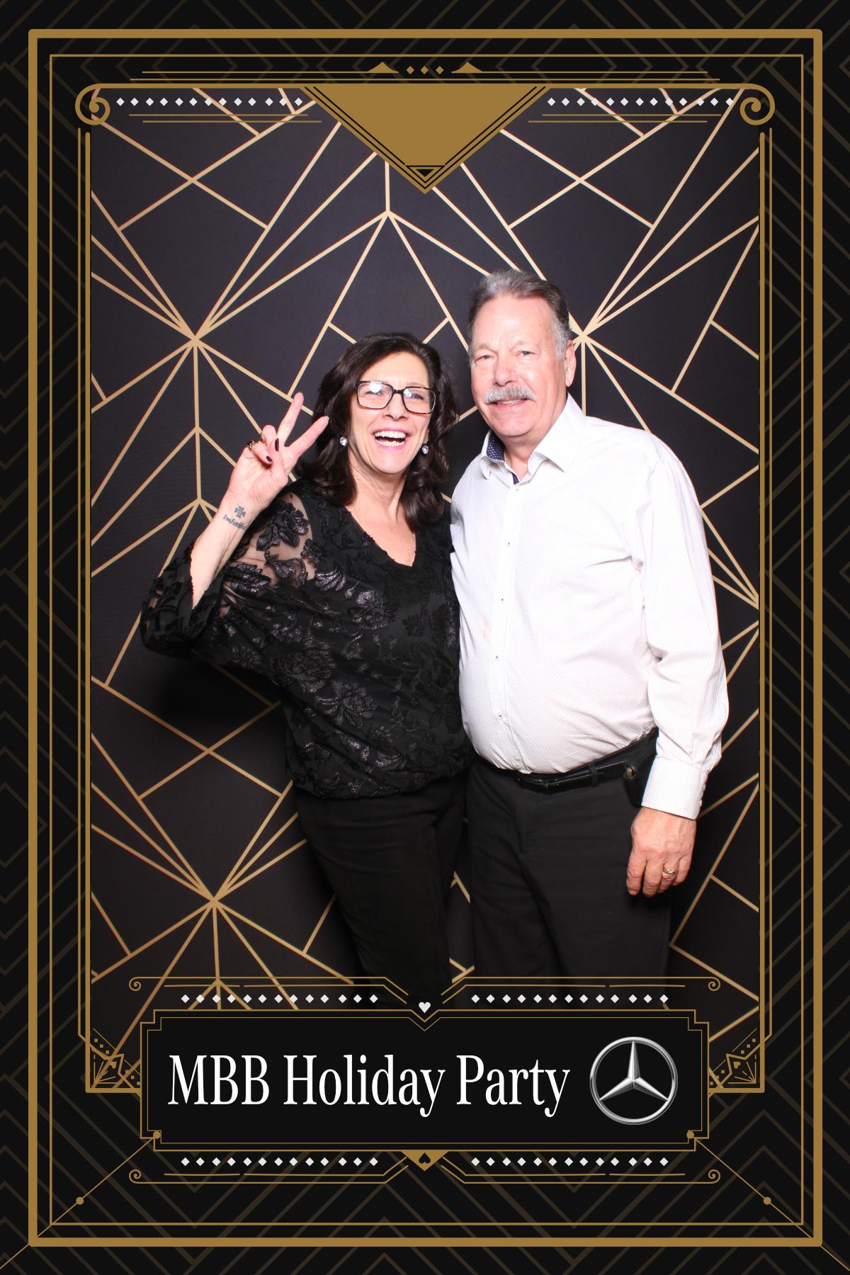 MB Burlington Christmas Party | View more photos from the event at gallery.myselfiemirror.ca/u/romanmyselfiemirrorca/MB-Burlington-Christmas-Party-0