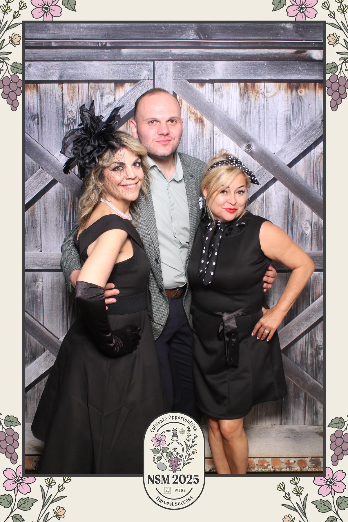PUIG National Sales Meeting Dinner | View more photos from the event at gallery.myselfiemirror.ca/u/romanmyselfiemirrorca/PUIG-National-Sales-Meeting-Dinner