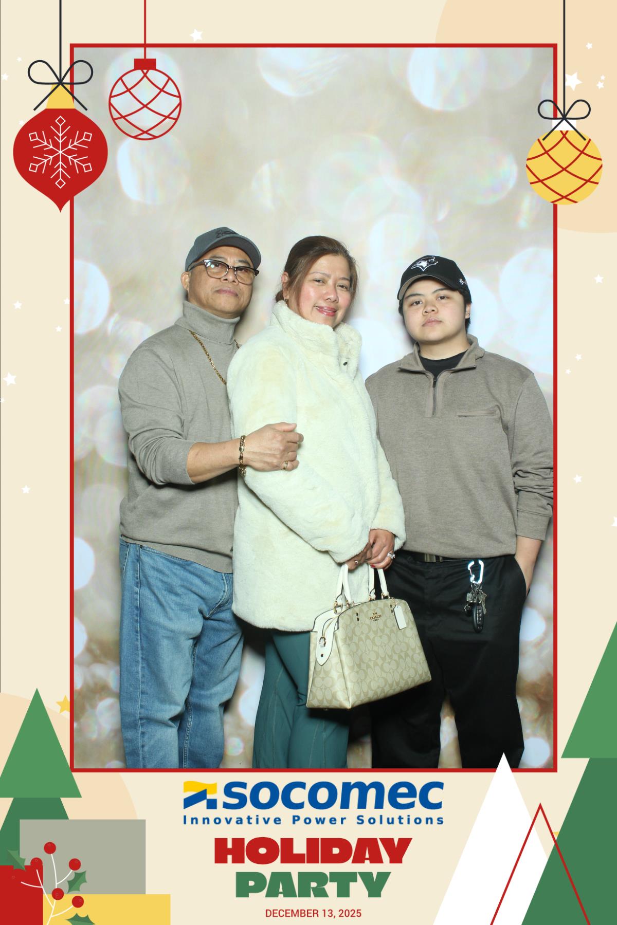 Powersmiths Holiday Party | View more photos from the event at gallery.myselfiemirror.ca/u/romanmyselfiemirrorca/Powersmiths-Holiday-Party-0