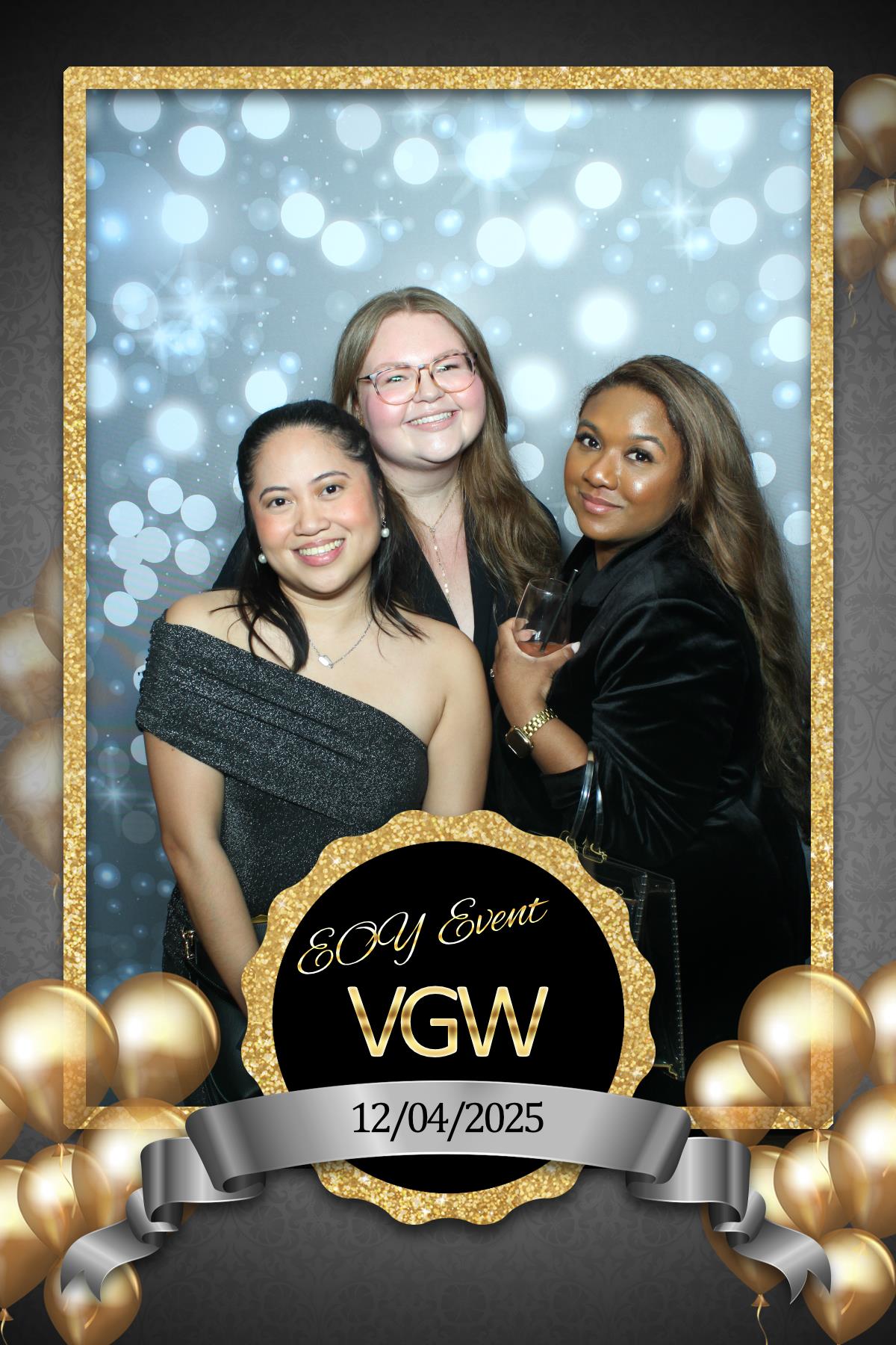 VGW End of Year Party | View more photos from the event at gallery.myselfiemirror.ca/u/romanmyselfiemirrorca/VGW-End-of-Year-Party-0