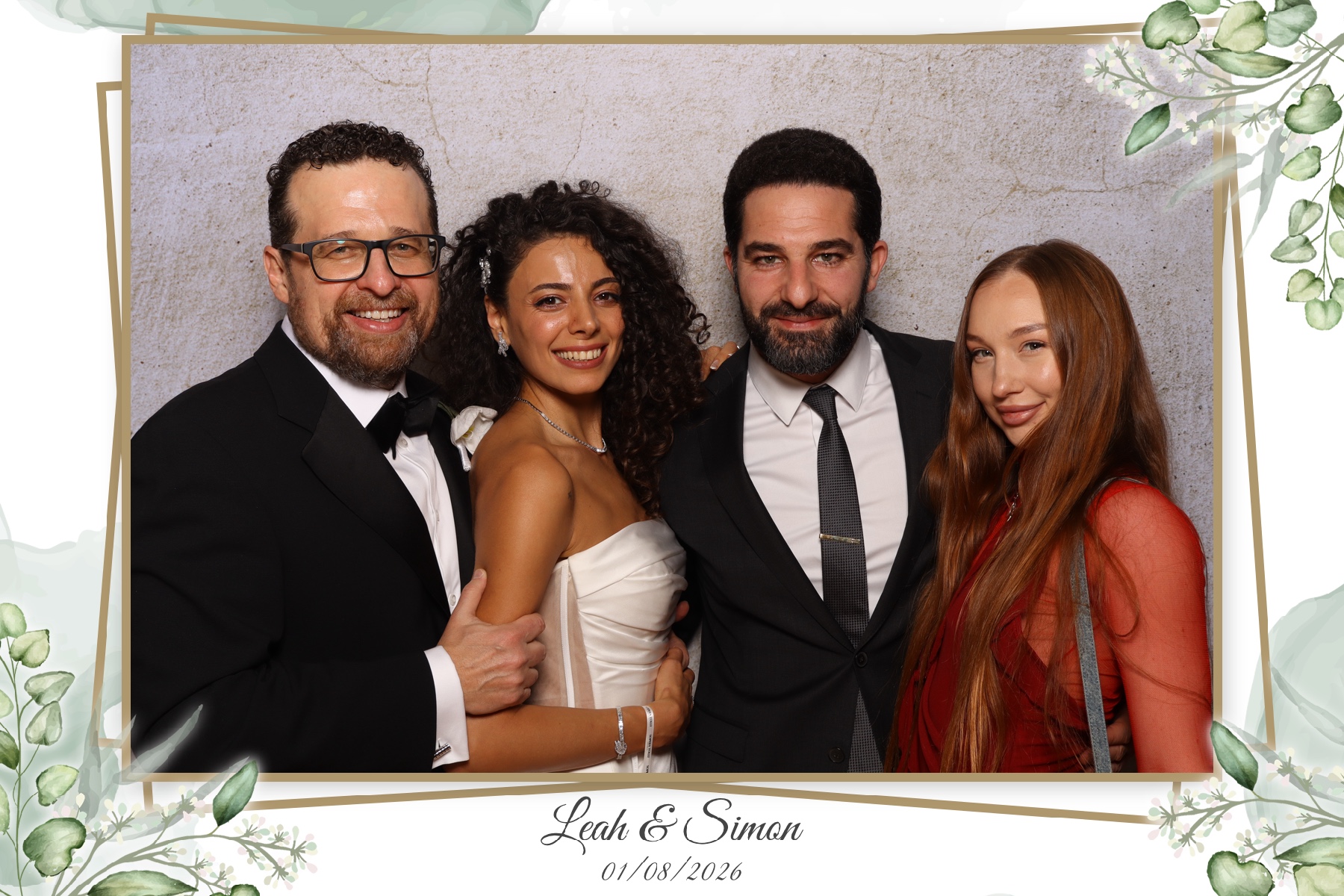 Leah & Simon  | View more photos from the event at gallery.myselfiemirror.ca/u/romanmyselfiemirrorca/Leah-Simon