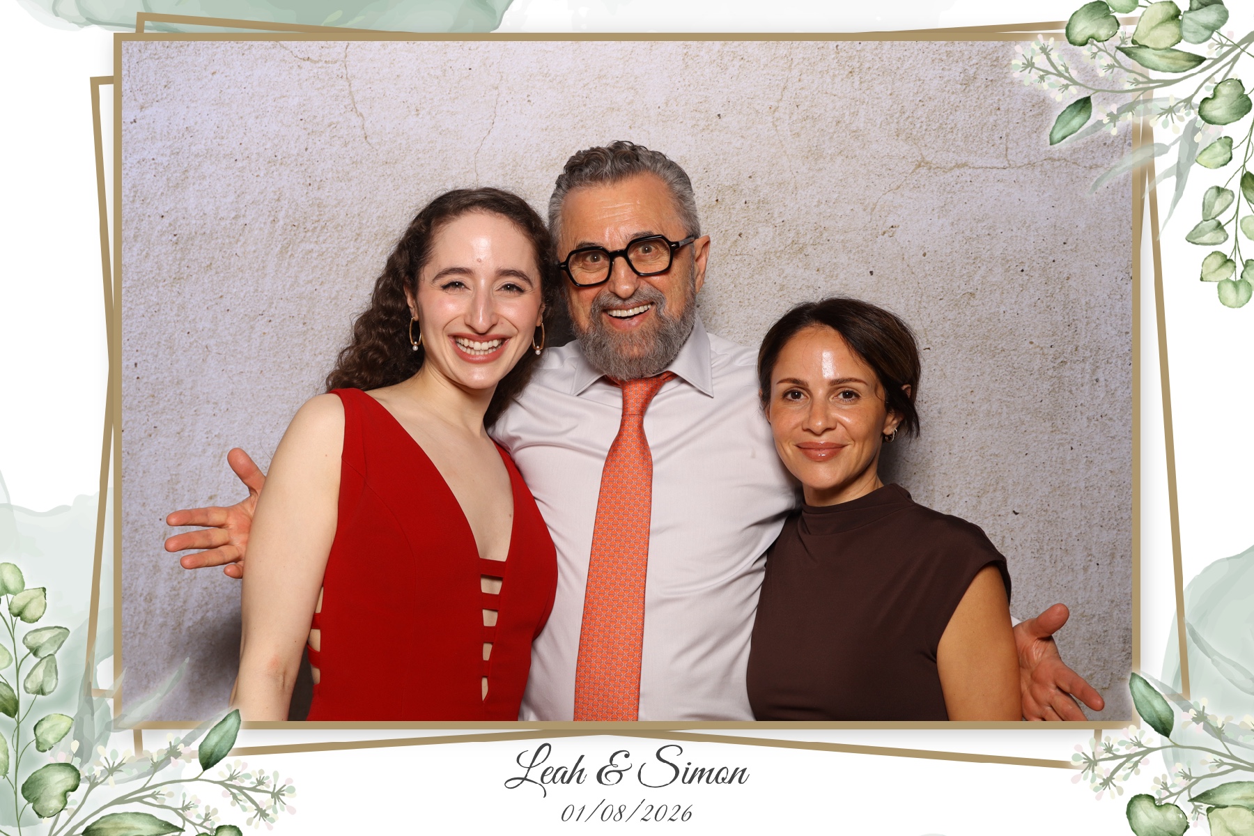 Leah & Simon  | View more photos from the event at gallery.myselfiemirror.ca/u/romanmyselfiemirrorca/Leah-Simon