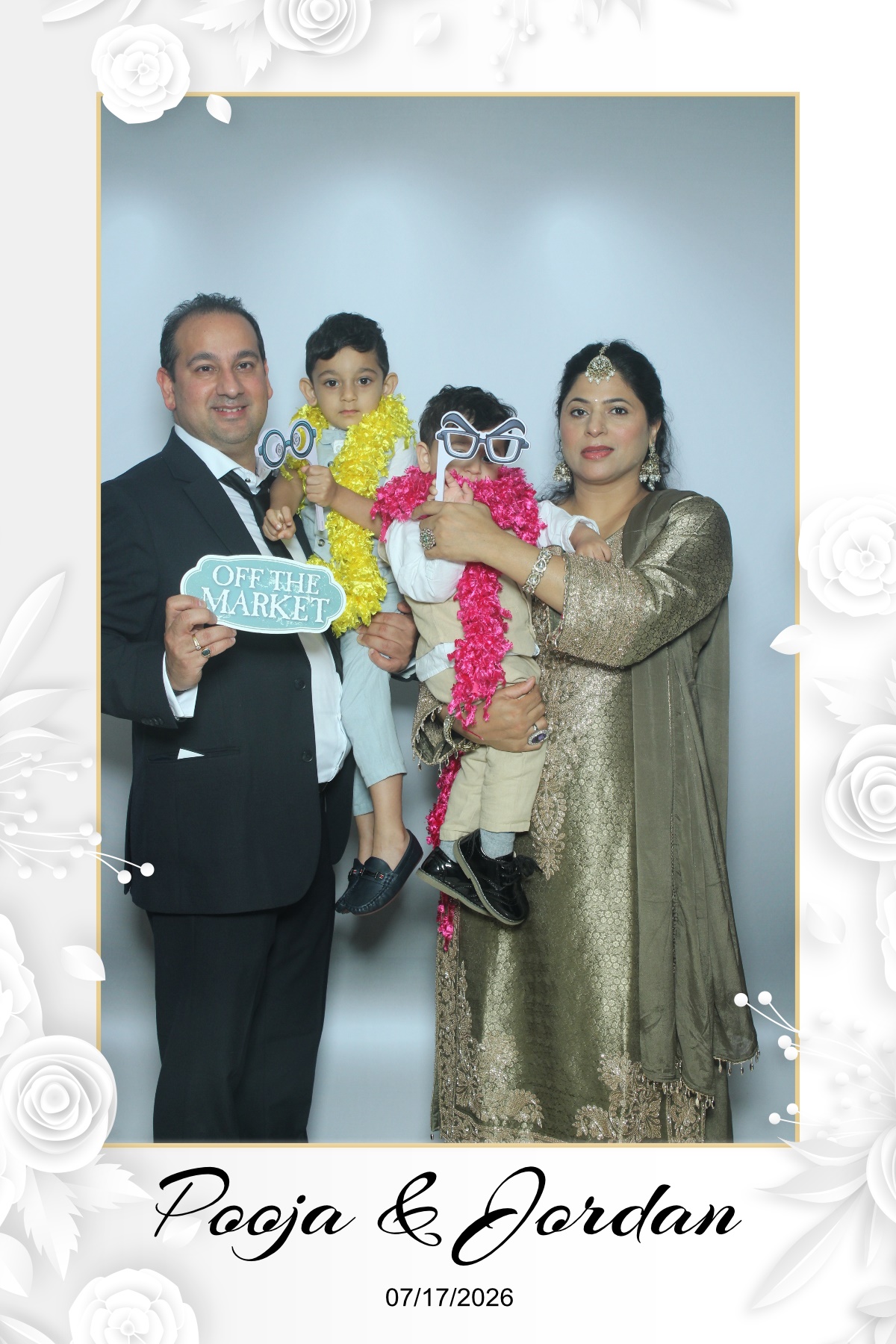 Pooja & Jordan | View more photos from the event at gallery.myselfiemirror.ca/u/romanmyselfiemirrorca/Pooja-Jordan