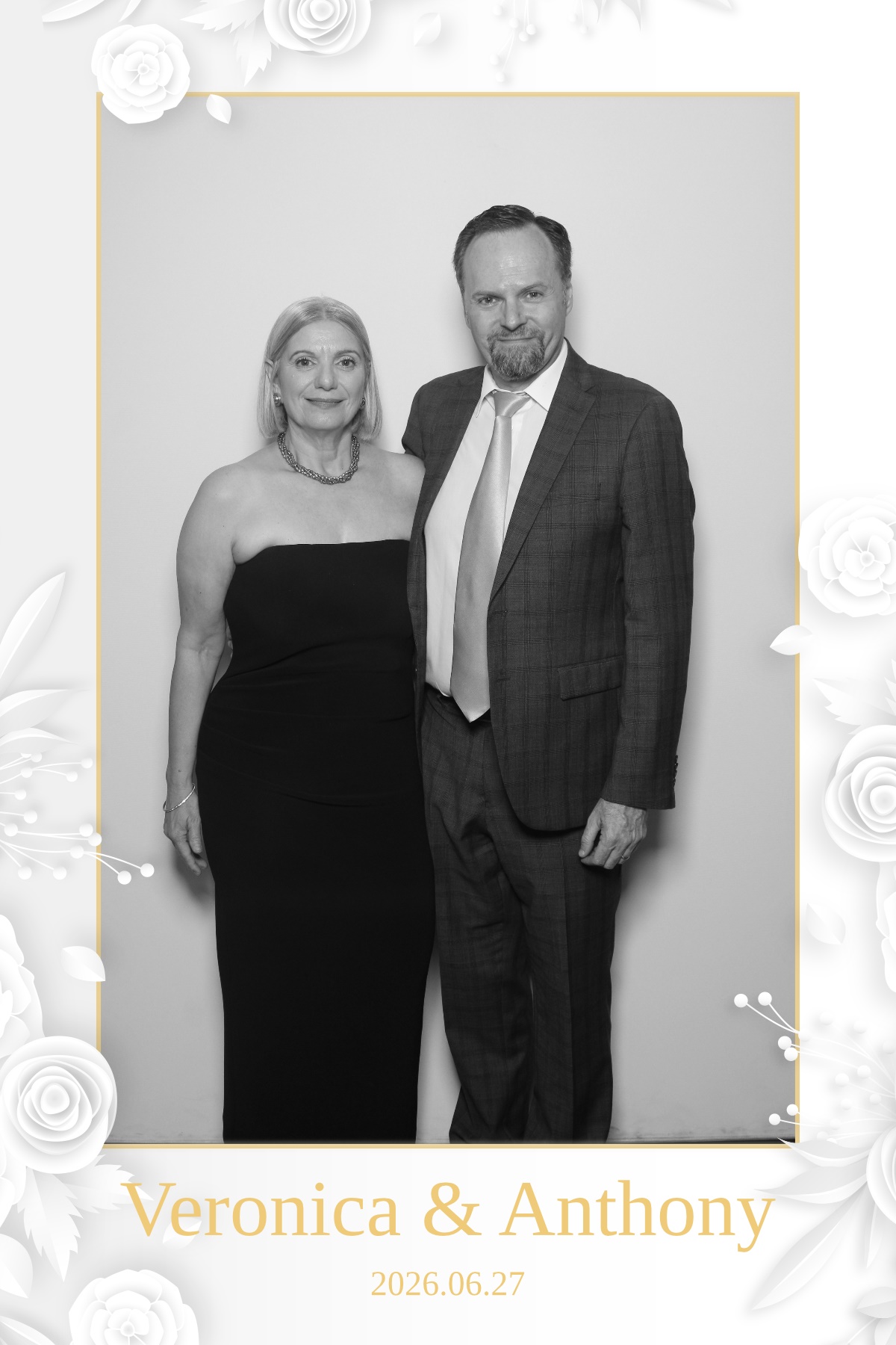 Veronica & Anthony | View more photos from the event at gallery.myselfiemirror.ca/u/romanmyselfiemirrorca/Veronica-Anthony