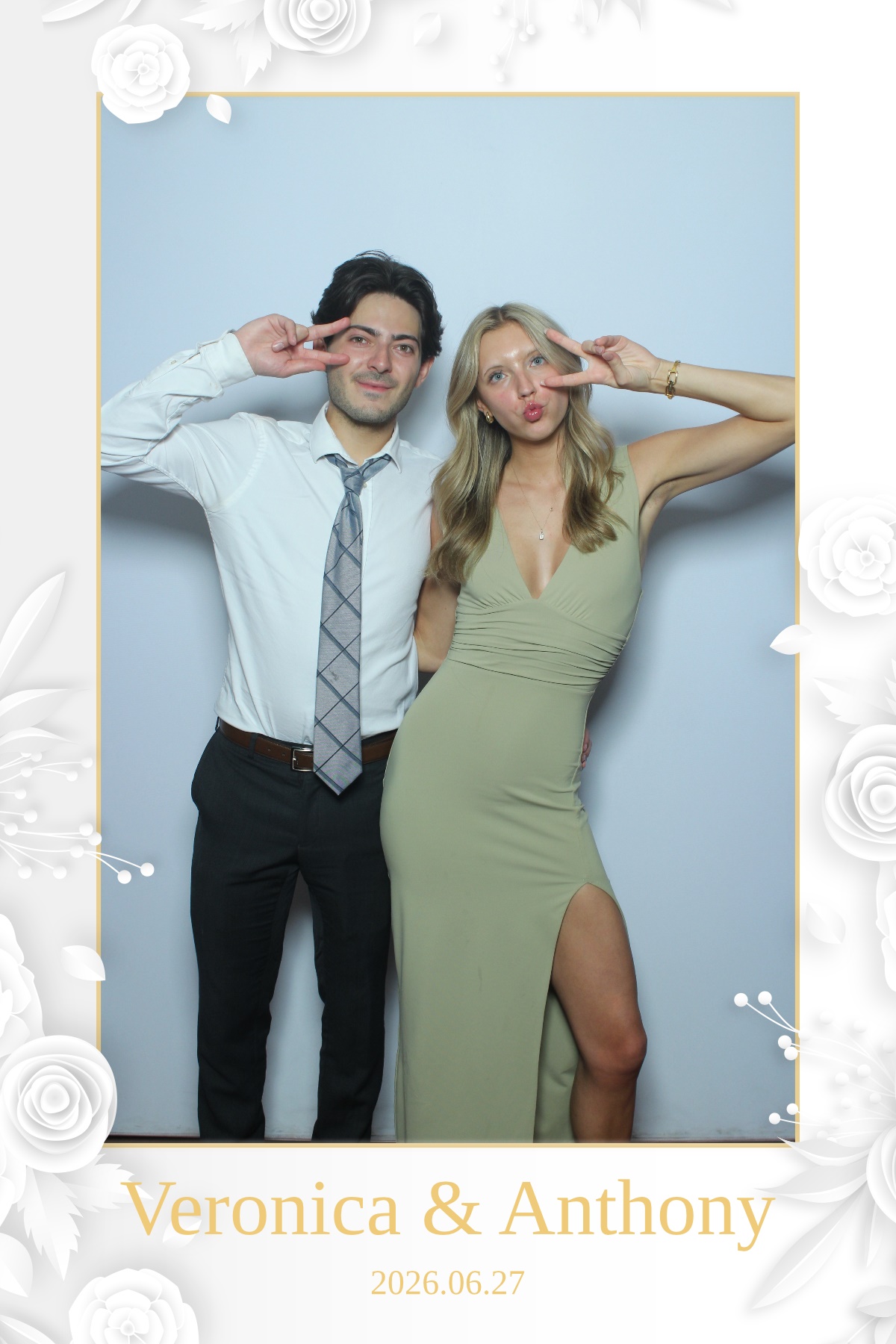Veronica & Anthony | View more photos from the event at gallery.myselfiemirror.ca/u/romanmyselfiemirrorca/Veronica-Anthony