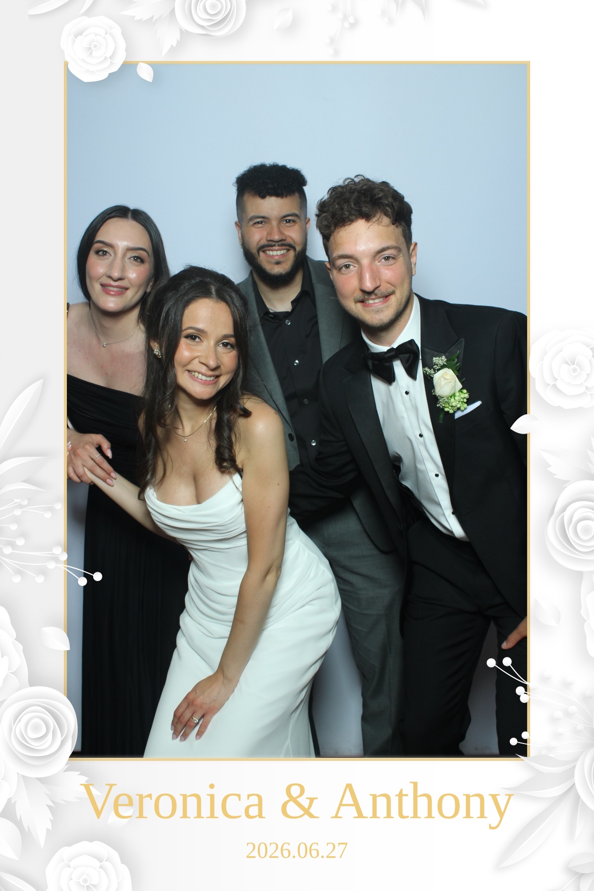 Veronica & Anthony | View more photos from the event at gallery.myselfiemirror.ca/u/romanmyselfiemirrorca/Veronica-Anthony