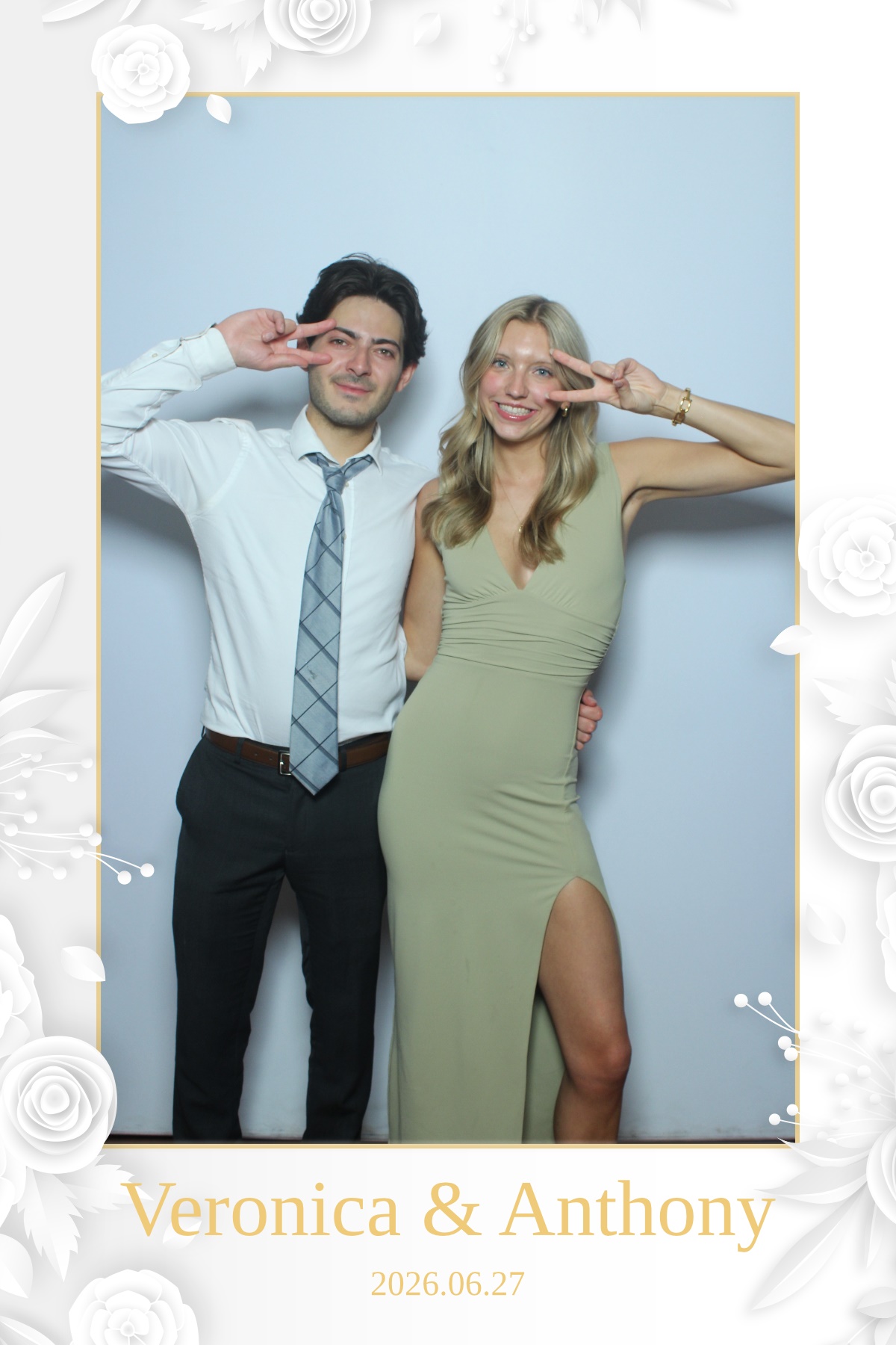 Veronica & Anthony | View more photos from the event at gallery.myselfiemirror.ca/u/romanmyselfiemirrorca/Veronica-Anthony
