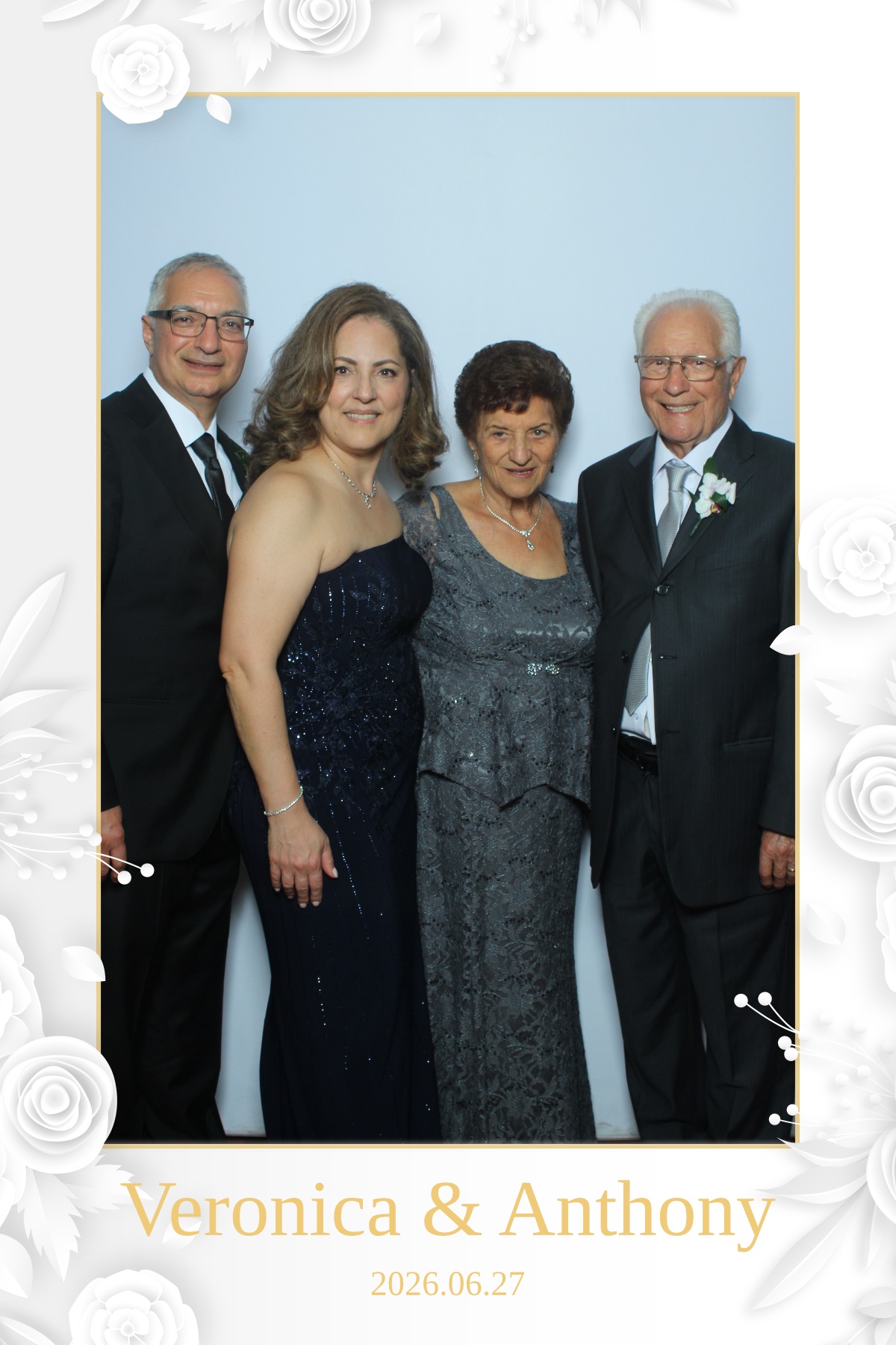 Veronica & Anthony | View more photos from the event at gallery.myselfiemirror.ca/u/romanmyselfiemirrorca/Veronica-Anthony