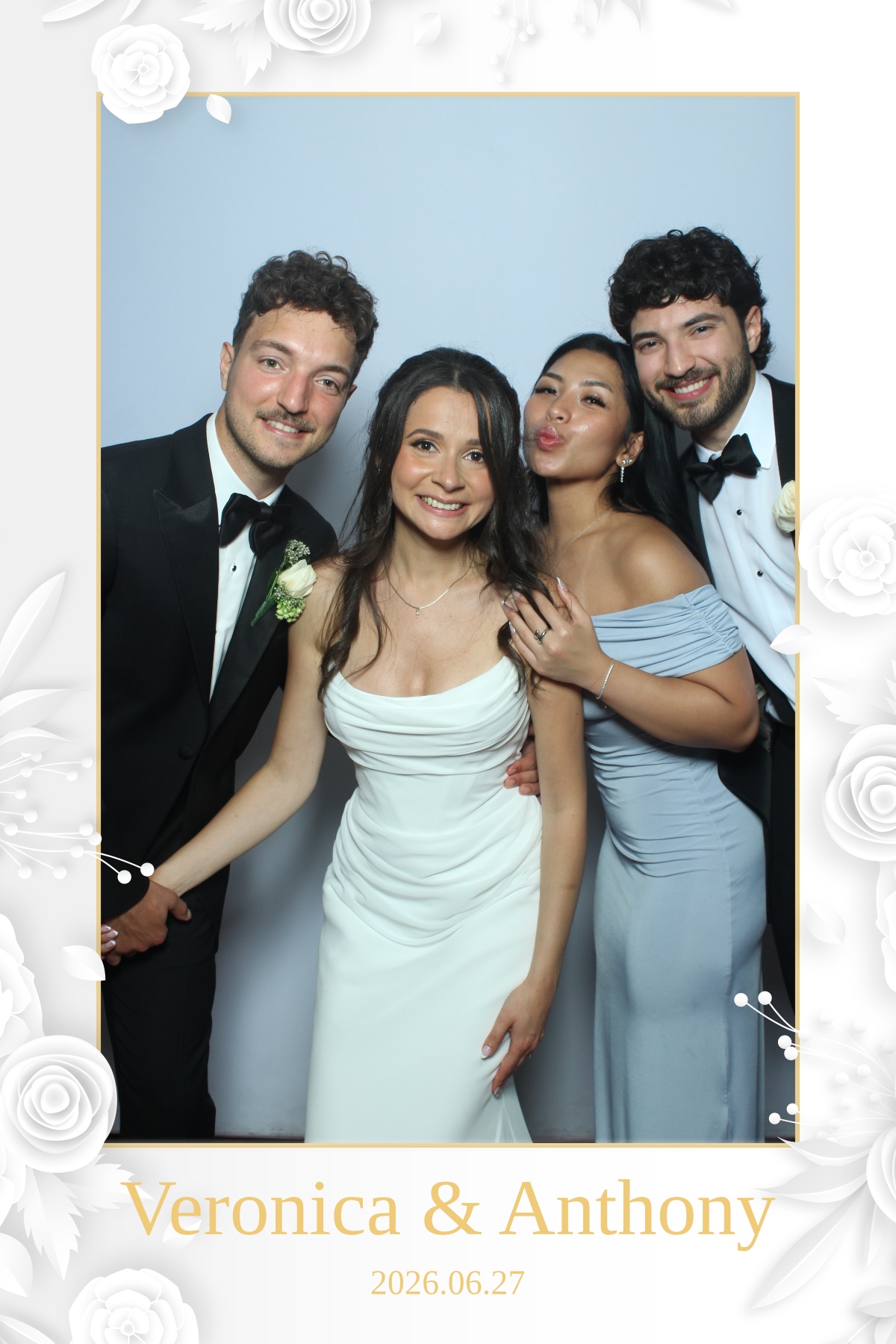 Veronica & Anthony | View more photos from the event at gallery.myselfiemirror.ca/u/romanmyselfiemirrorca/Veronica-Anthony