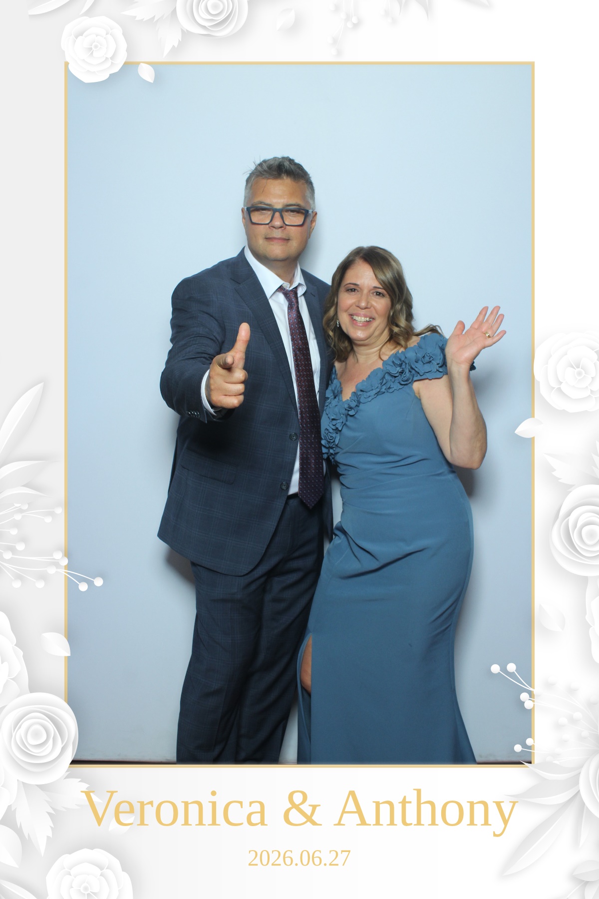Veronica & Anthony | View more photos from the event at gallery.myselfiemirror.ca/u/romanmyselfiemirrorca/Veronica-Anthony