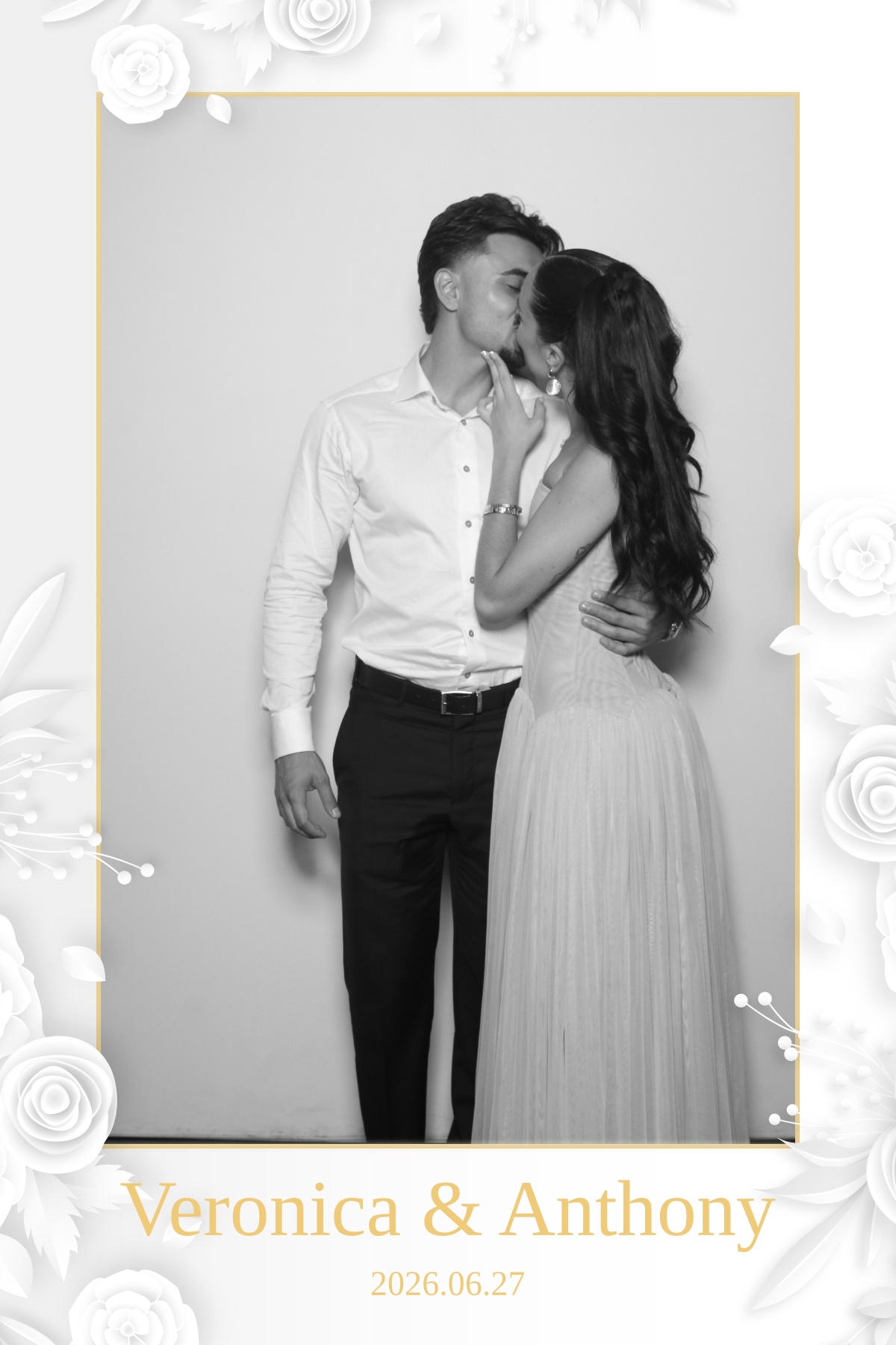 Veronica & Anthony | View more photos from the event at gallery.myselfiemirror.ca/u/romanmyselfiemirrorca/Veronica-Anthony