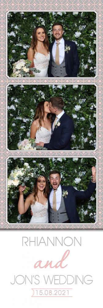 Bride & Groom in Cotswold Photo Booth Hire